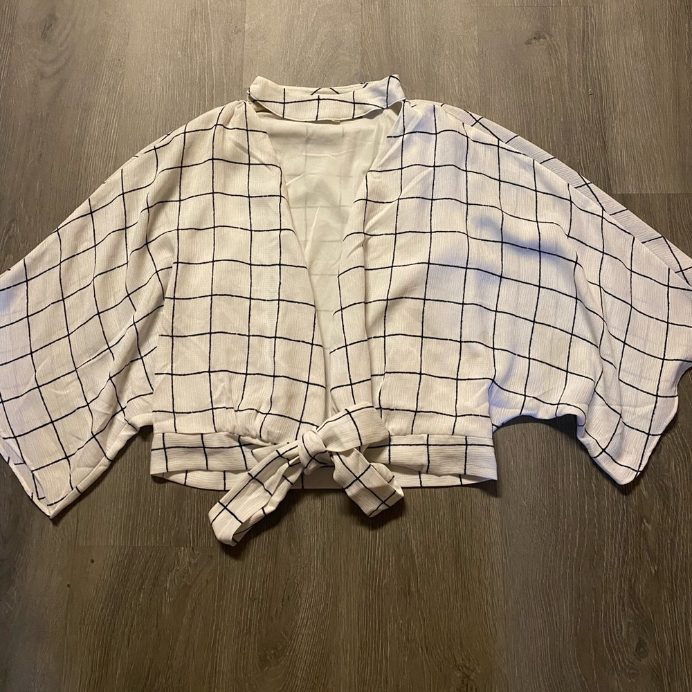 White and Black Grid Patterned Top - Picture 3 of 5